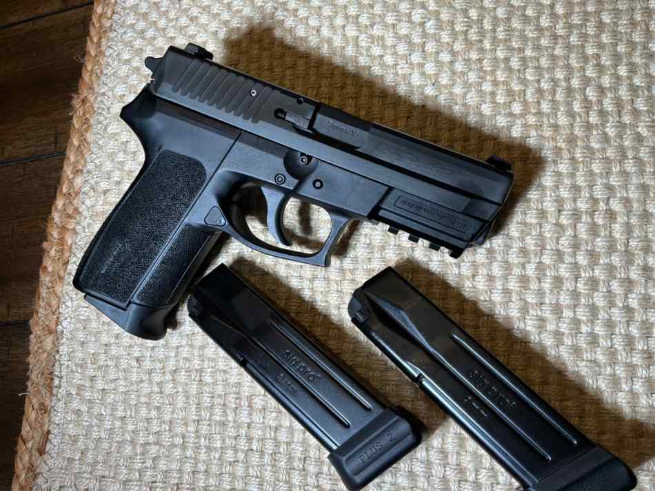 SigSauer SP2022 9mm