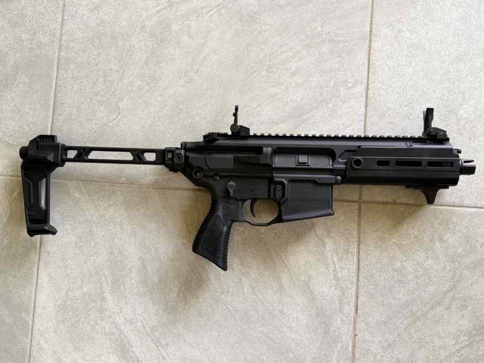Sig_R.jpg