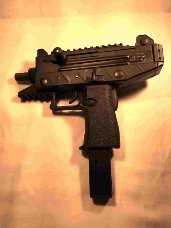 uzi.jpg