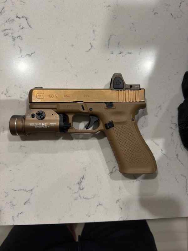 Glock 19x w/Extras